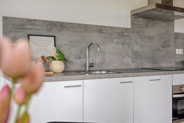 Corner apartment with balcony in Den Bosch Zuid - Image 11