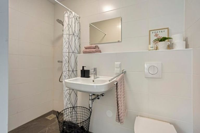 Corner apartment with balcony in Den Bosch Zuid - Image 22