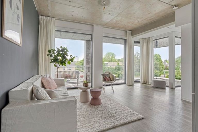 Corner apartment with balcony in Den Bosch Zuid - Image 3