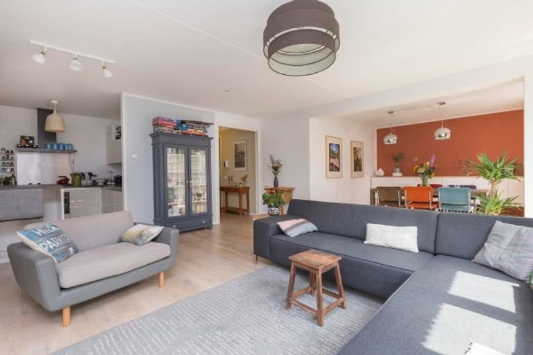 Licht 3-kamerappartement met balkon in Oost - Afbeelding 1