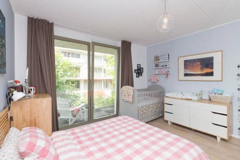 Licht 3-kamerappartement met balkon in Oost - Afbeelding 17