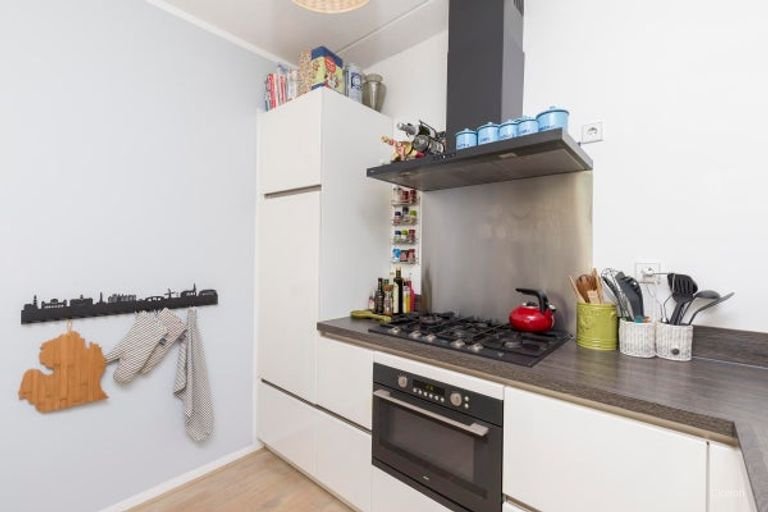 Licht 3-kamerappartement met balkon in Oost - Afbeelding 3
