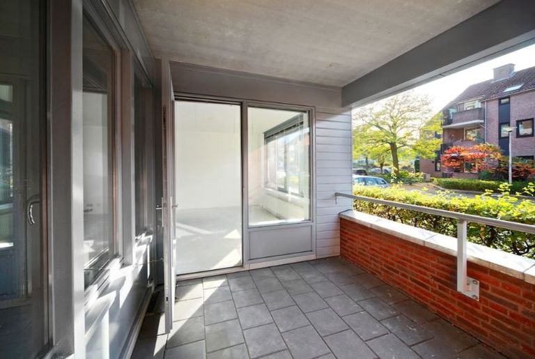 Ground-floor apartment with 2 bedrooms - Image 7