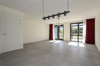 Energy-efficient family home with 4 bedrooms - Image 9