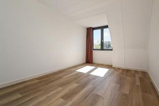 Energy-efficient family home with 4 bedrooms - Image 20