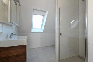 Energy-efficient family home with 4 bedrooms - Image 22