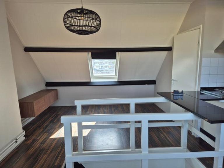 Studio vlak bij station en binnenstad - Afbeelding 2