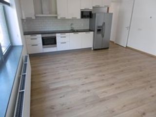 98 m² met balkon in Osdorp - Afbeelding 2