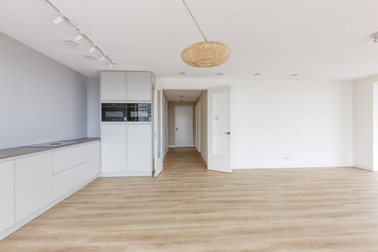 130 m2 apartment with sea view terrace - Image 13