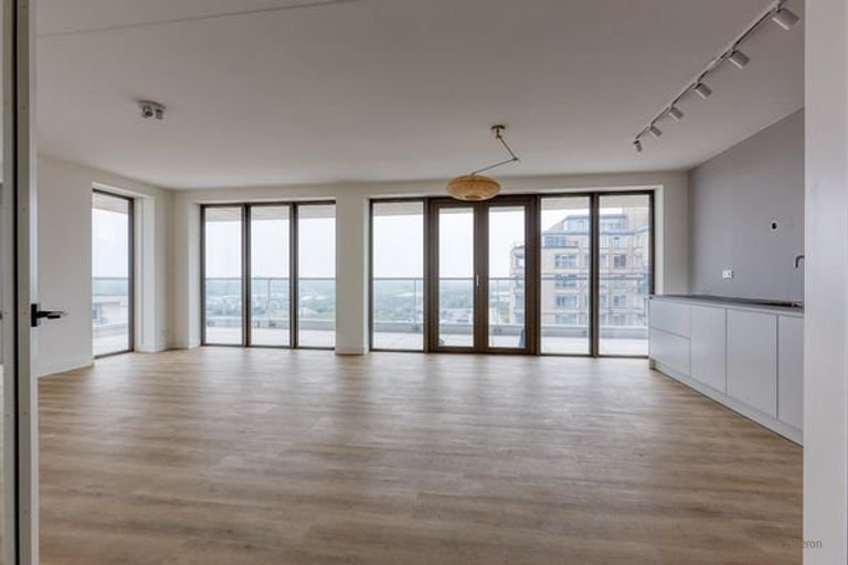 130 m2 apartment with sea view terrace - Image 5
