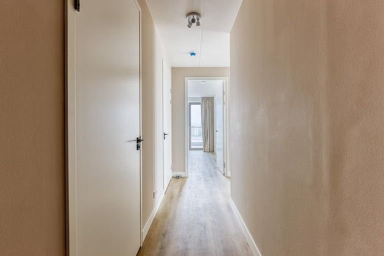 130 m2 apartment with sea view terrace - Image 3