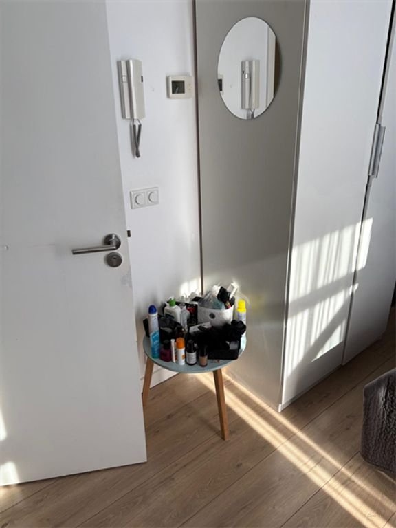Furnished studio near city center - Image 9