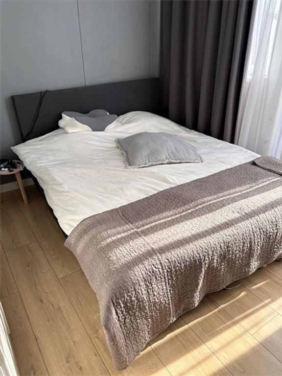 Furnished studio near city center - Image 2