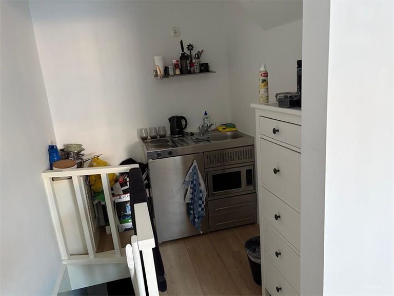 Furnished studio near city center - Image 8