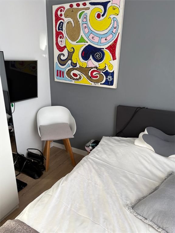 Furnished studio near city center - Image 3