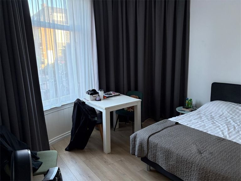 Furnished studio near city center - Image 7