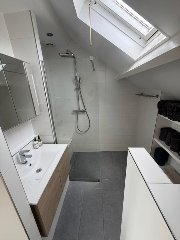 Huis met vlonderterras aan het water - Afbeelding 10