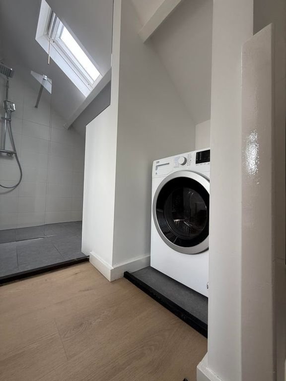Huis met vlonderterras aan het water - Afbeelding 9