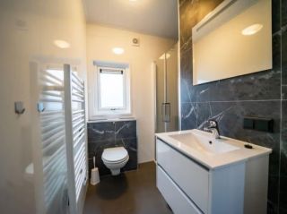 Gemeubileerde nieuwbouwwoning aan het water in Wanneperveen - Afbeelding 11
