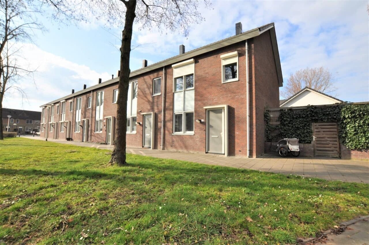 4-slaapkamer hoekwoning met tuin in Kroon - Afbeelding 1