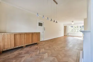 Bovenwoning met groot dakterras in Apollobuurt