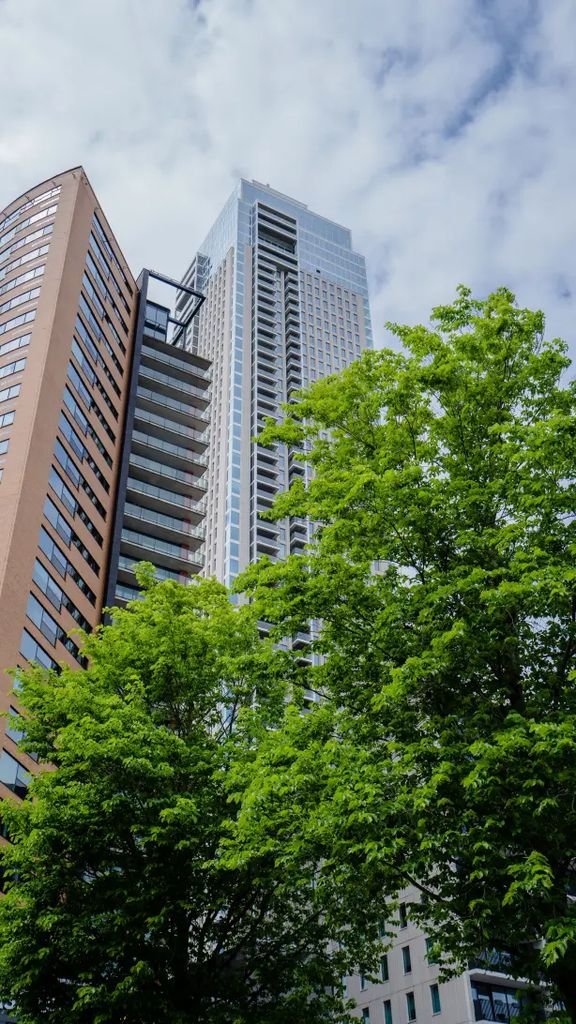 128 m2 appartement met 2 balkons - Afbeelding 2