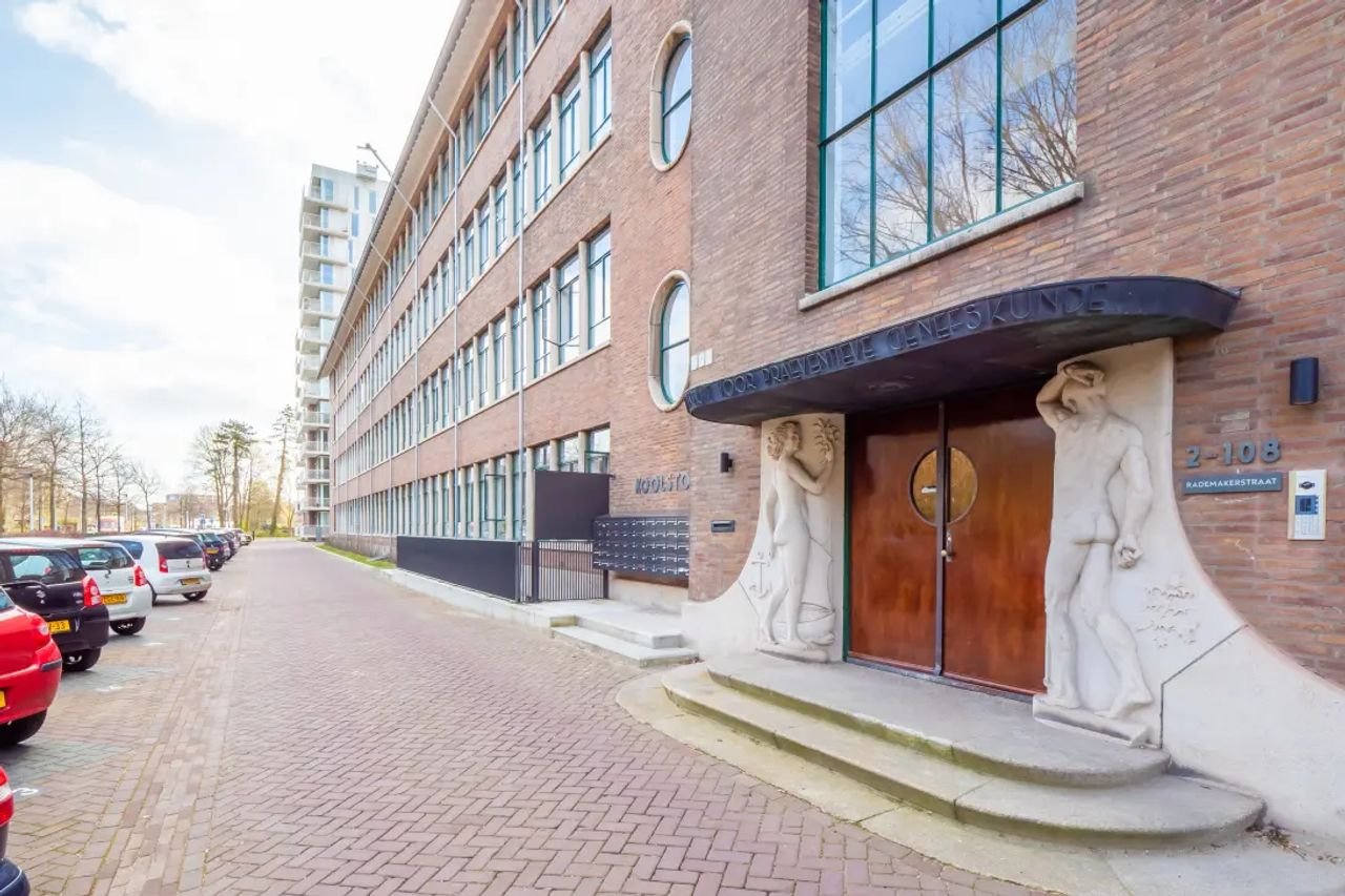 Licht appartement met entresol in Leiden - Afbeelding 1