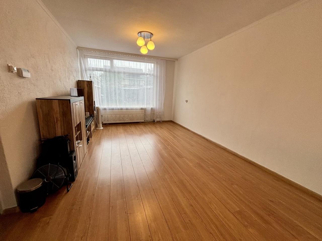 Hoekwoning met 3 slaapkamers en tuin - Afbeelding 2