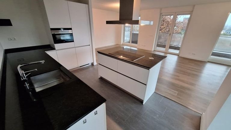 3-room apartment with terrace and parking - Image 13