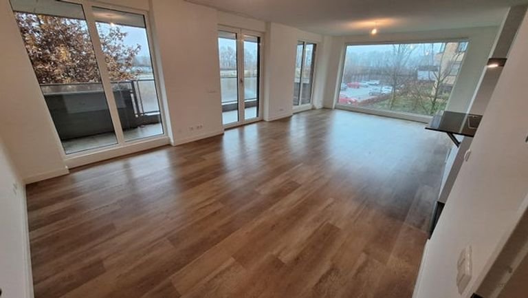 3-room apartment with terrace and parking - Image 8
