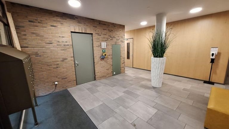 3-room apartment with terrace and parking - Image 5