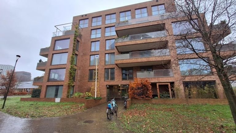 3-room apartment with terrace and parking - Image 2