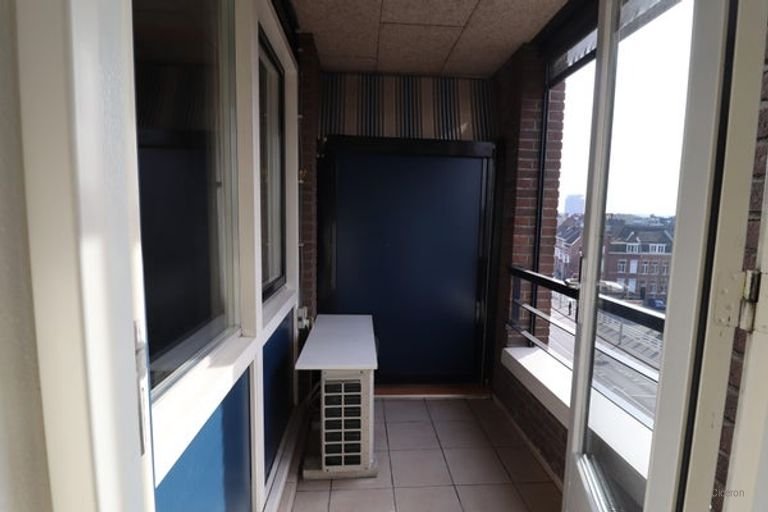 Maaszicht met balkon en eigen parkeerplek - Afbeelding 10