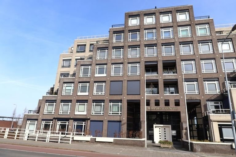 Maaszicht met balkon en eigen parkeerplek - Afbeelding 18