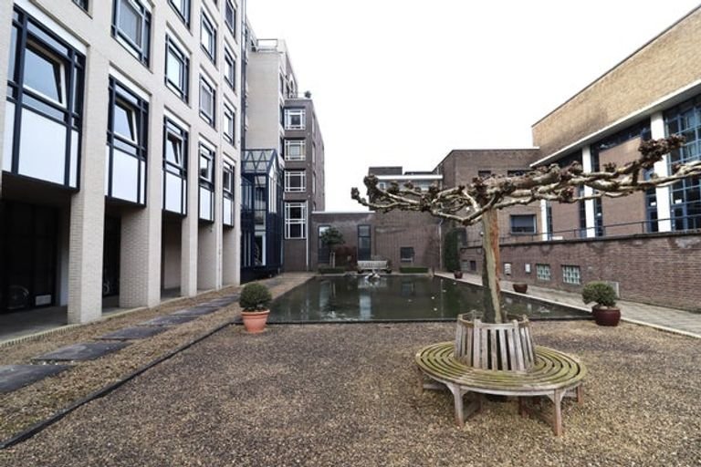 Maaszicht met balkon en eigen parkeerplek - Afbeelding 15