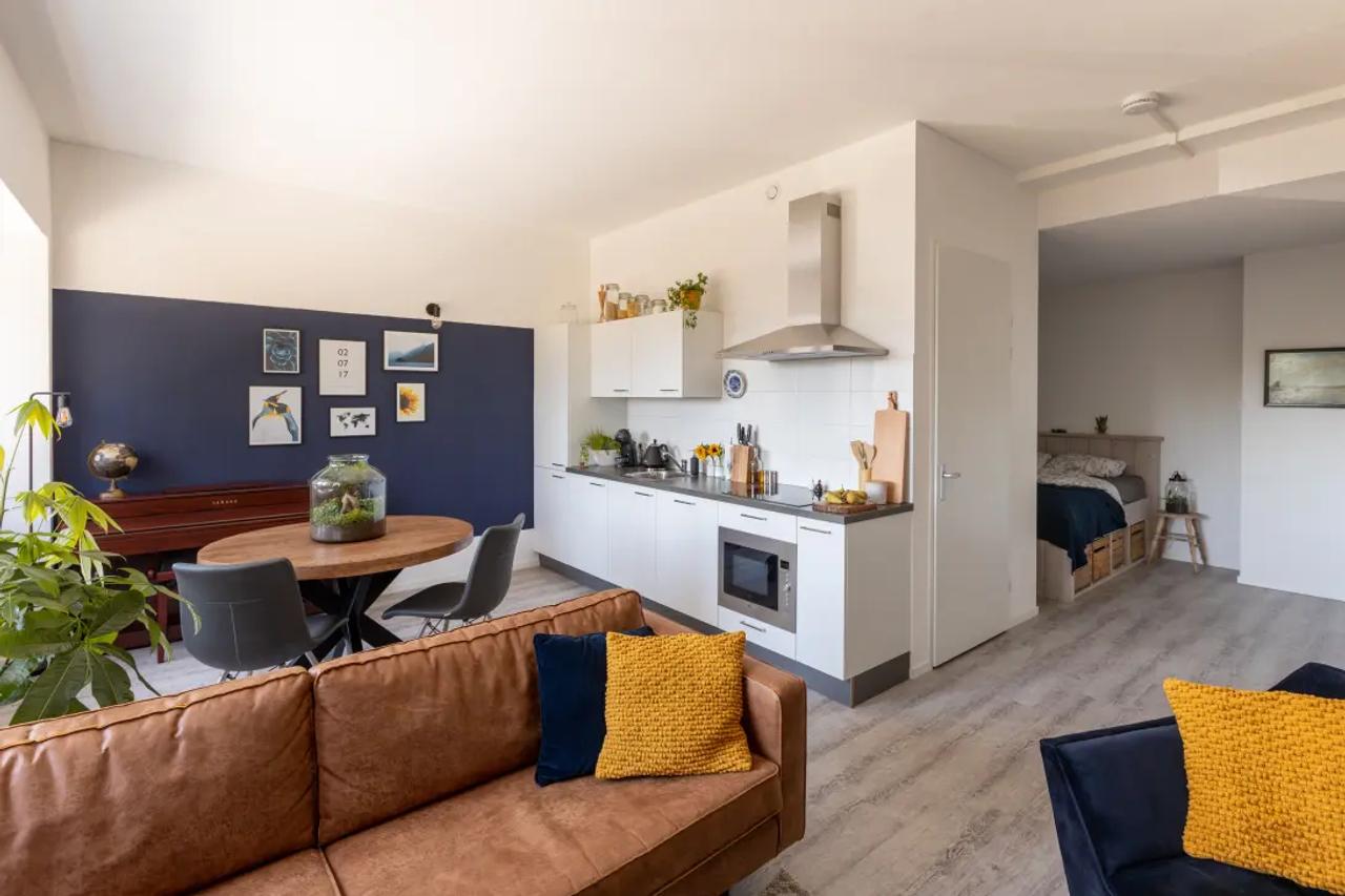 Lichte studio met dakterras in Capelle - Afbeelding 2