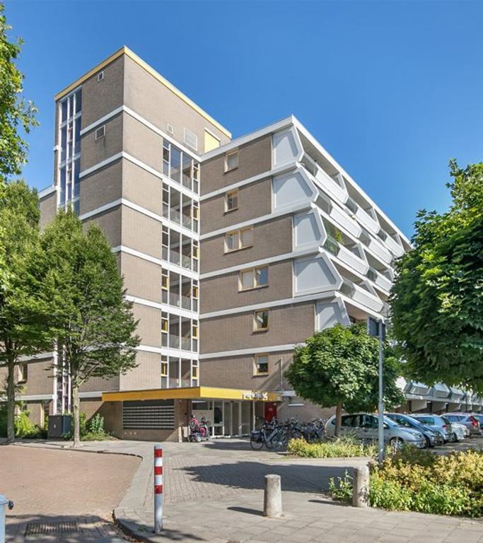 Bright 85 m² apartment with terrace in the Merenwijk - Image 9