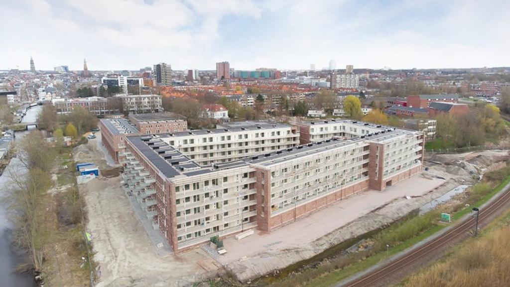 Gasloos 2-kamerappartement met zonbalkon - Afbeelding 1