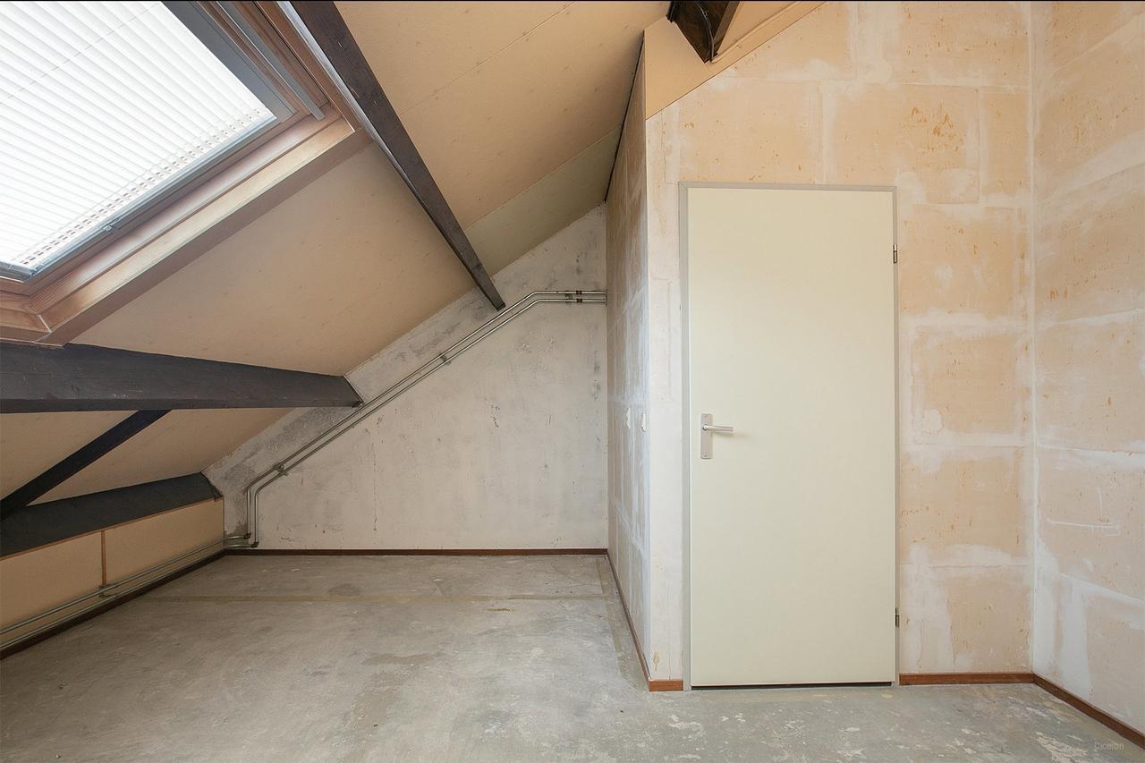 5-bedroom house with garden - Image 22