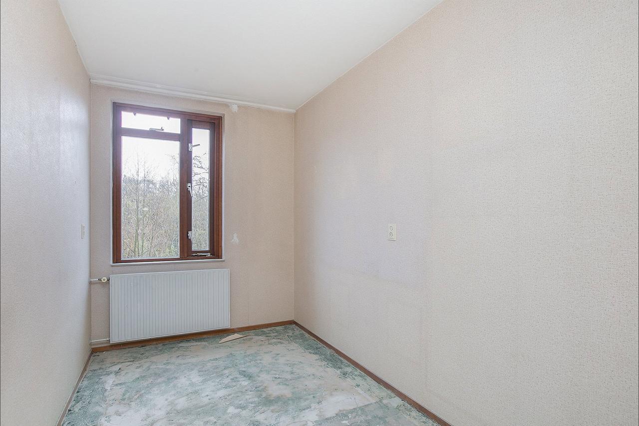 5-bedroom house with garden - Image 17