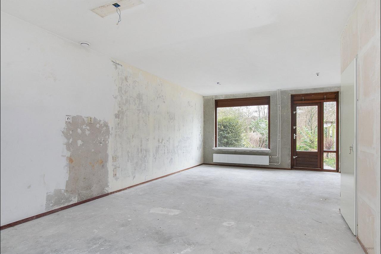 5-bedroom house with garden - Image 6