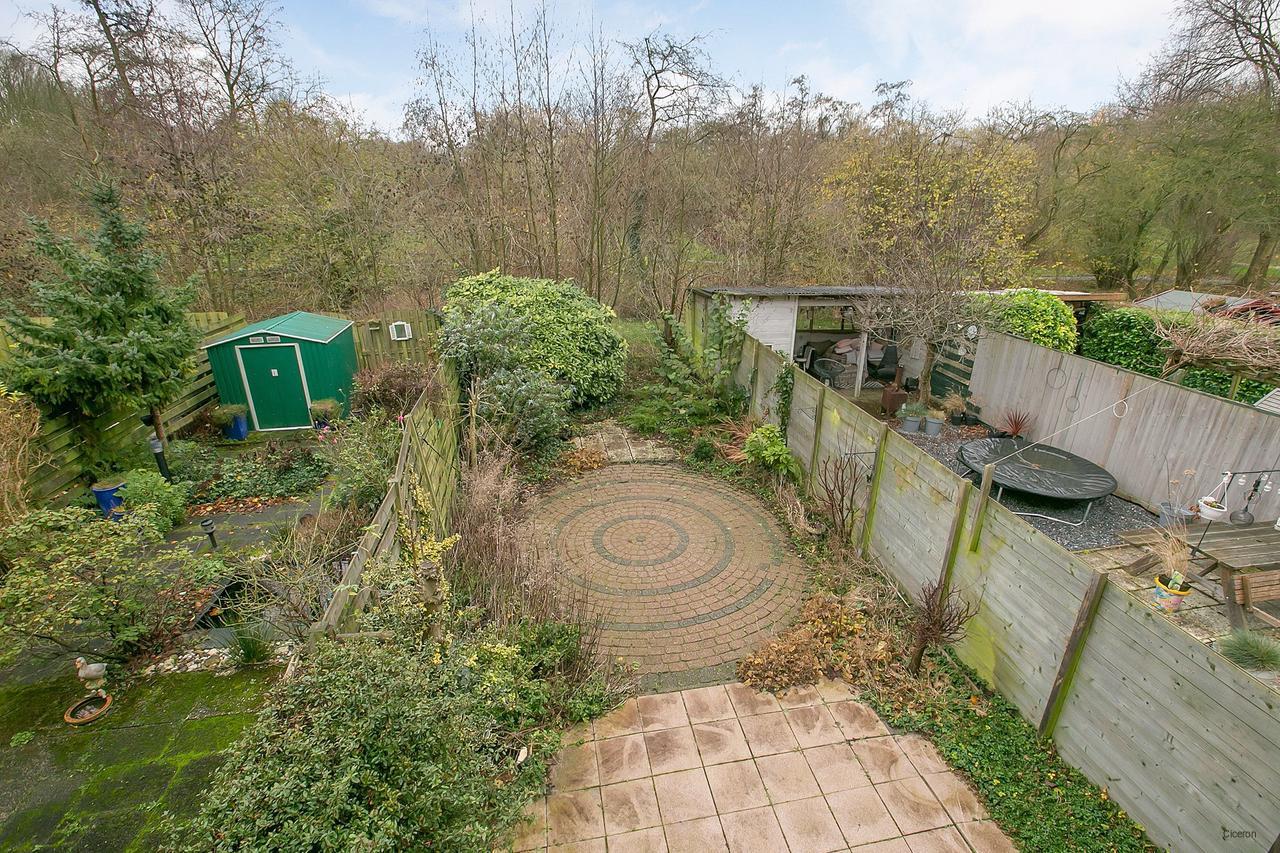 5-bedroom house with garden - Image 23