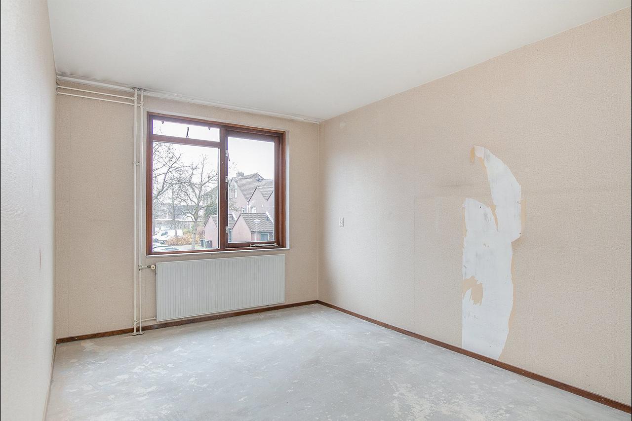 5-bedroom house with garden - Image 14