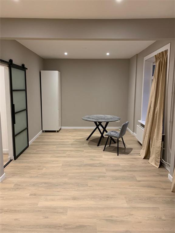 Bright 3-room apartment with balcony - Image 2