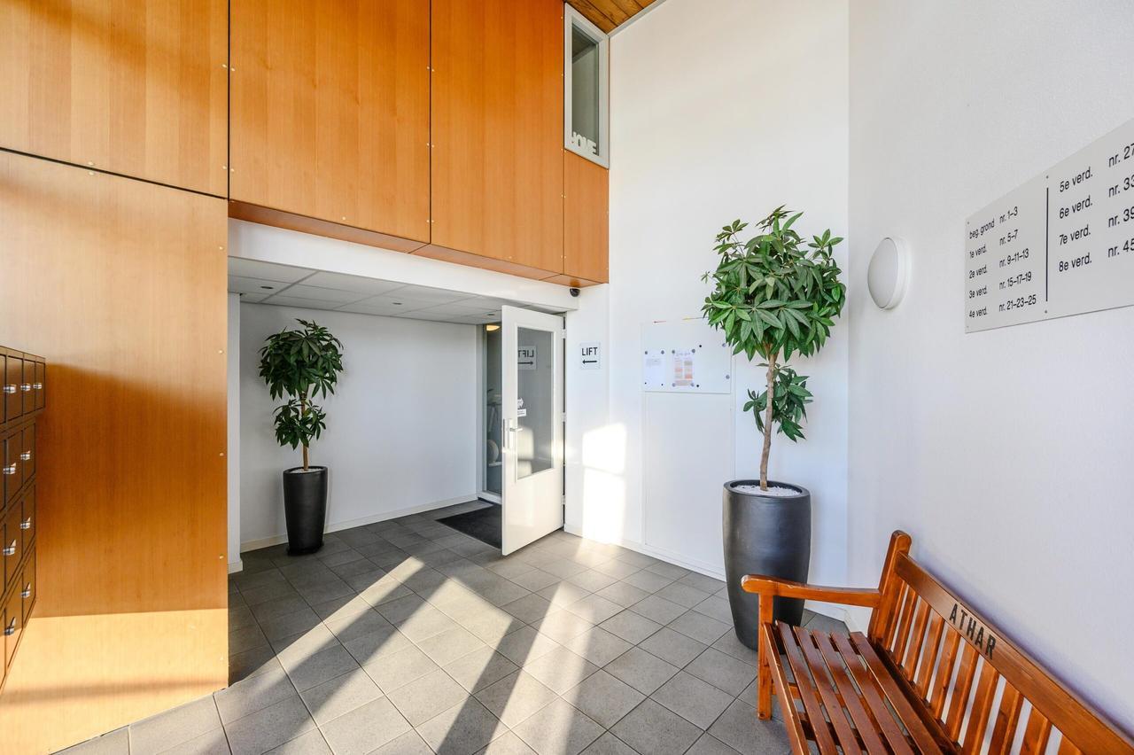 Gemeubileerd 3-kamerappartement met balkon - Afbeelding 2