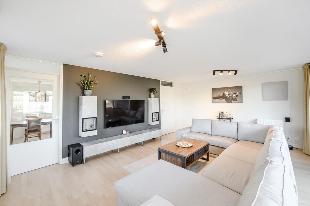Gemeubileerd 3-kamerappartement met balkon - Afbeelding 9