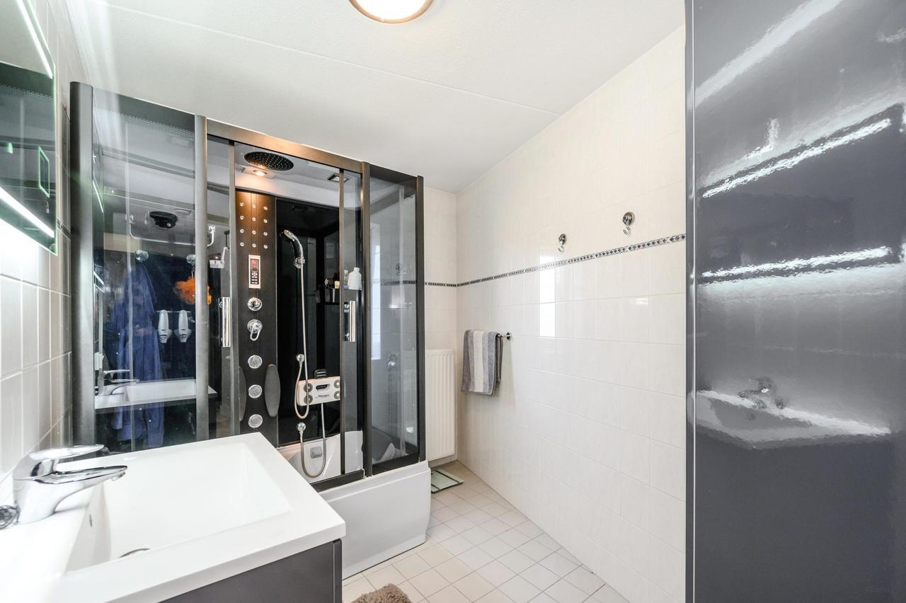 Gemeubileerd 3-kamerappartement met balkon - Afbeelding 18