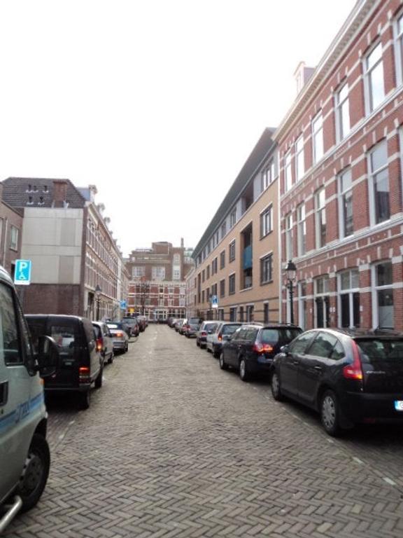 1-bedroom apartment near Koningsplein - Image 10