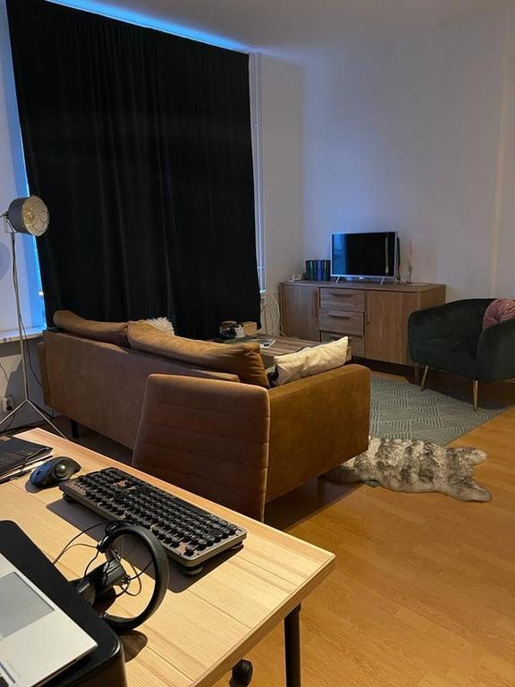 1-bedroom apartment with outdoor space - Image 5