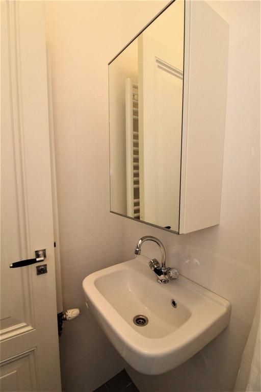 Furnished apartment with terrace - Image 14